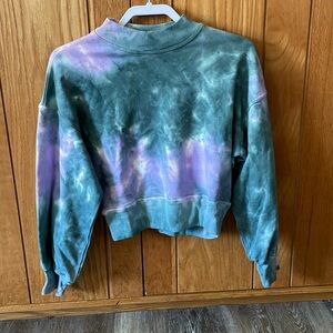 Crop long sleeve sweatshirt